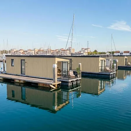 Stunning Ship In With Harbor View *