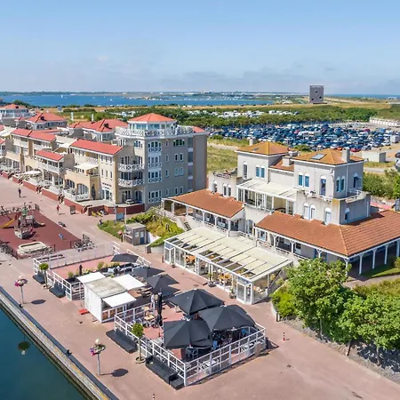 Stunning Ship In With Harbor View Botel